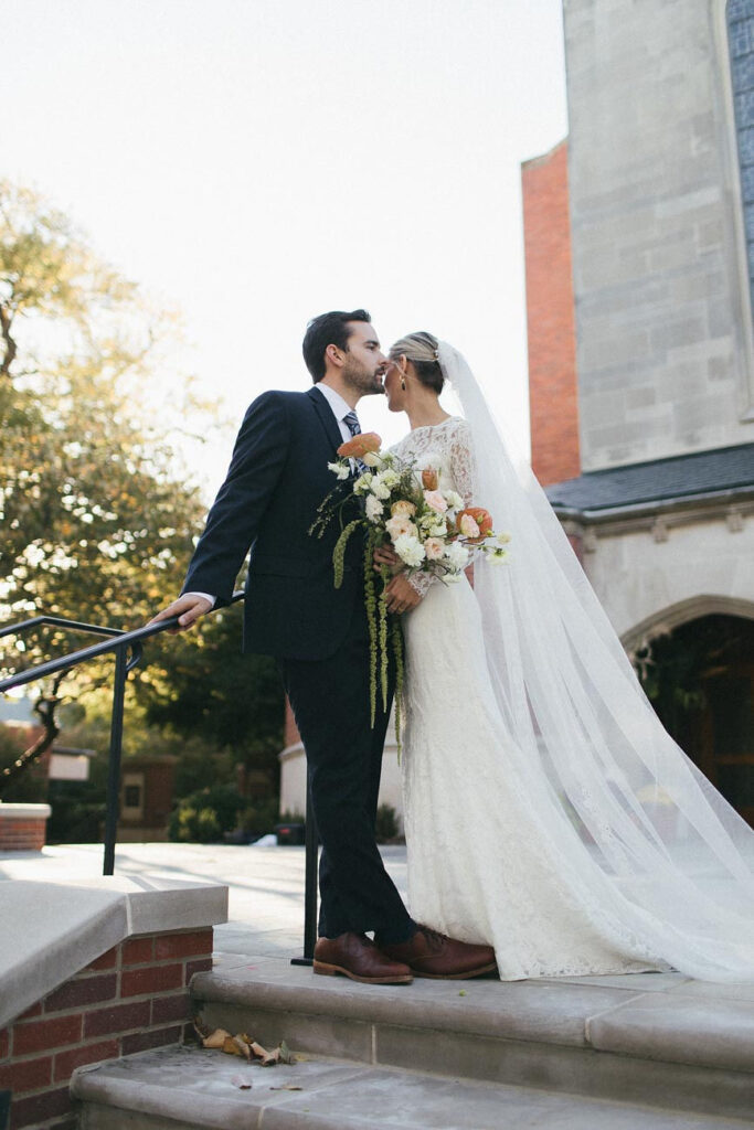 vibrant wedding flowers